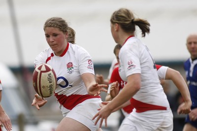 09.05.10 Wales v England - Womens' Under 20's - England's Poppy Cleall pops a pass to Amber Reed. 