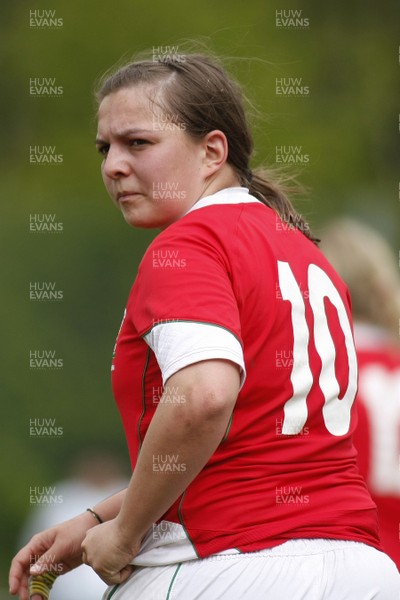 09.05.10 Wales v England - Womens' Under 20's - Wales' outside half Bethan Preece. 