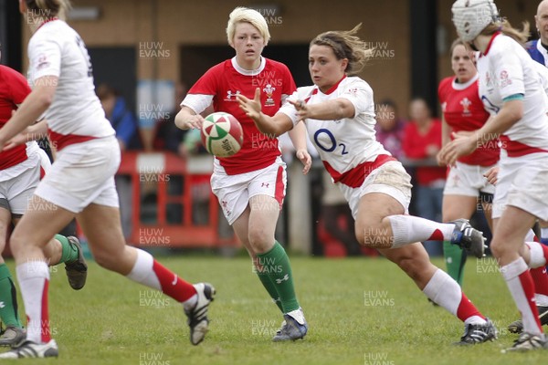 09.05.10 Wales v England - Womens' Under 20's - England's Vicky Fleetwood spreads the ball wide. 