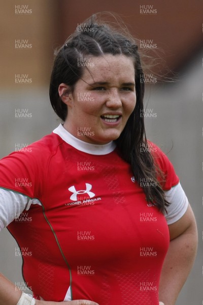 09.05.10 Wales v England - Womens' Under 20's - Wales' number 8 Vicky Owens.  