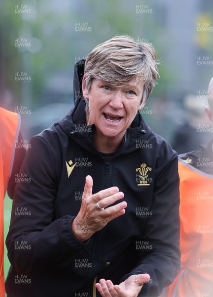 050725  Wales Women U20 v Ireland Women U20, Women’s U20 Six Nations Summer Series - Wales Women U20 head coach Liza Burgess speaks to the players at the end of the match