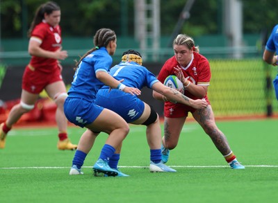 170725 - Wales Women U20 v Italy Women U20, Women’s U20 Six Nations Summer Series -  Molly Wakely of Wales looks to attack