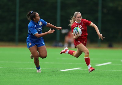 170725 - Wales Women U20 v Italy Women U20, Women’s U20 Six Nations Summer Series -  Hanna Marshall of Wales looks to attack