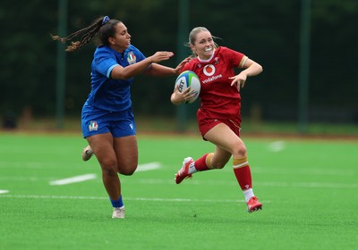 170725 - Wales Women U20 v Italy Women U20, Women’s U20 Six Nations Summer Series -  Hanna Marshall of Wales looks to attack
