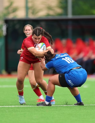 170725 - Wales Women U20 v Italy Women U20, Women’s U20 Six Nations Summer Series - Chiara Pearce of Wales charges through Chiara Cheli of Italy