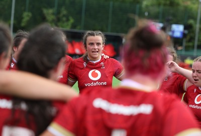 170725 - Wales Women U20 v Italy Women U20, Women’s U20 Six Nations Summer Series - Wales captain Branwen Metcalfe speaks to her players at the end of the match