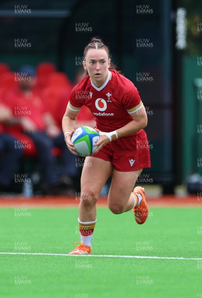 170725 - Wales Women U20 v Italy Women U20, Women’s U20 Six Nations Summer Series - Sian Jones of Wales looks to attack