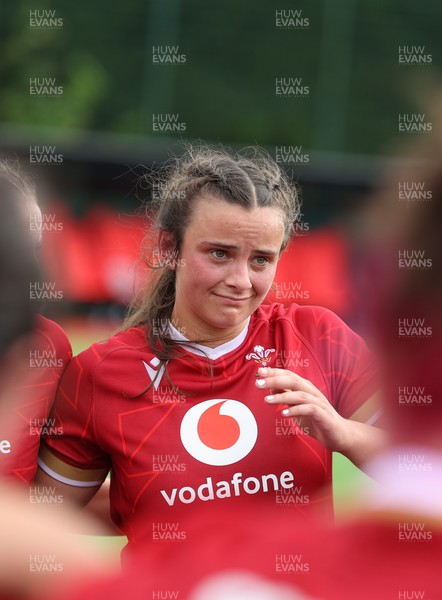 170725 - Wales Women U20 v Italy Women U20, Women’s U20 Six Nations Summer Series - Wales captain Branwen Metcalfe speaks to her players at the end of the match