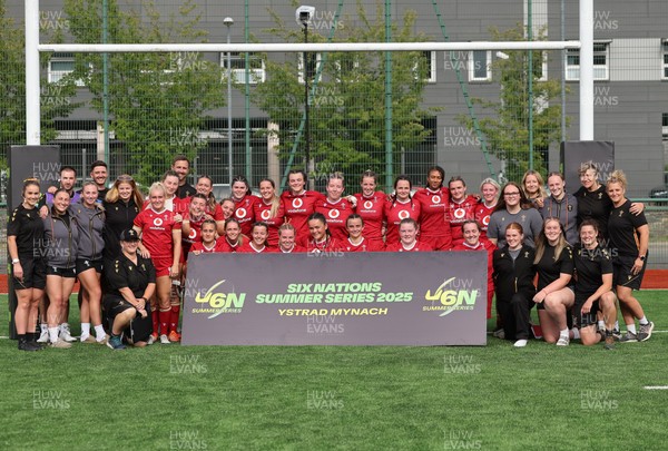 170725 - Wales Women U20 v Italy Women U20, Women’s U20 Six Nations Summer Series - Wales U20 players and management at the end of the match