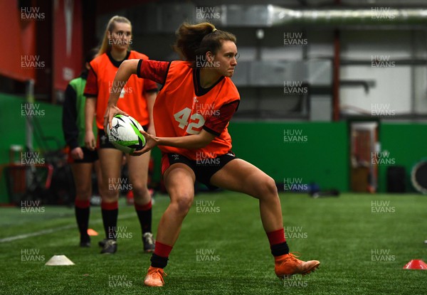 030422 - Wales Women Under 18 Rugby Training - Rachel Thomas-Evans
