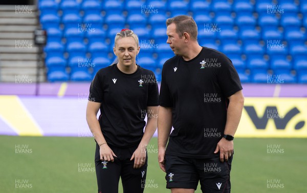 031123 - Wales Women v Australia Women, WXV1 - Wales captain Hannah Jones and Wales head coach Ioan Cunningham before the match