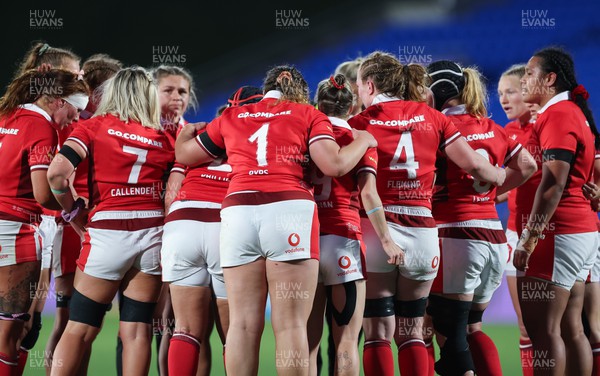 031123 - Wales Women v Australia Women, WXV1 - Wales huddle together 