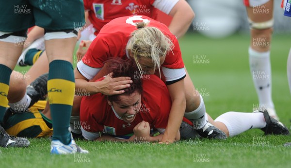 20.08.10 - Wales Women v Australia Women - Women's Rugby World Cup 2010 - Lowri Harries of Wales celebrates her try. 