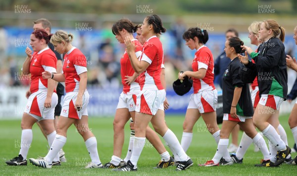 20.08.10 - Wales Women v Australia Women - Women's Rugby World Cup 2010 - Wales players look dejected at the end of the game. 