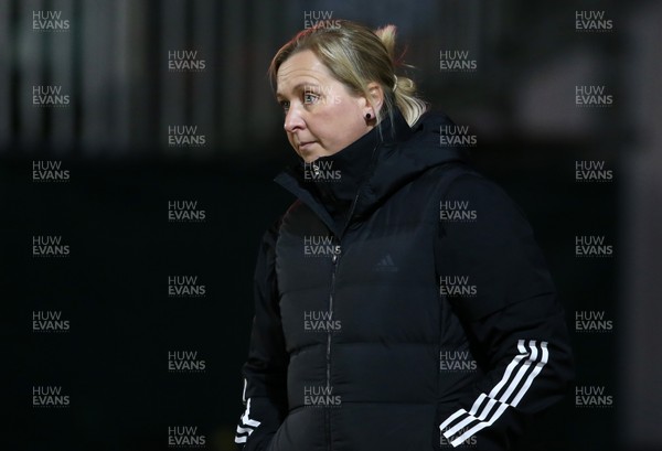 011220 - Wales Women v Belarus Women - UEFA Championship Qualifier - Wales Manager Jayne Ludlow