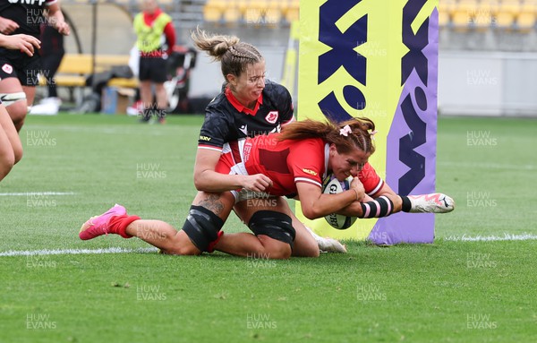 211023 - Wales Women v Canada Women, WXV1 - Georgia Evans of Wales races in to score try