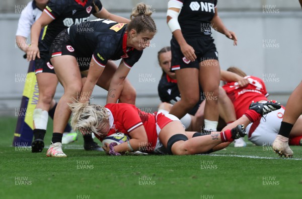 211023 - Wales Women v Canada Women, WXV1 - Alex Callender of Wales dives over to score try