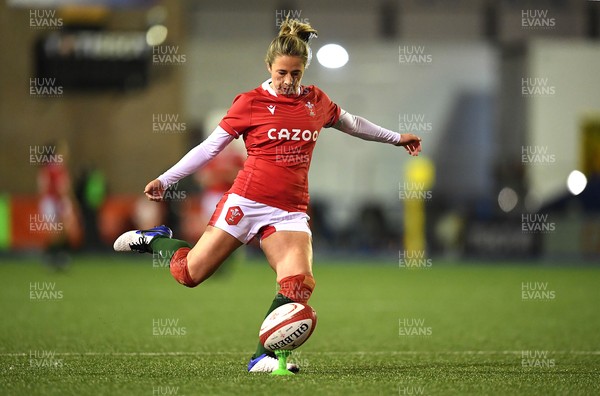 211121 - Wales Women v Canada Women - Autumn Internationals - Elinor Snowsill of Wales kicks at goal