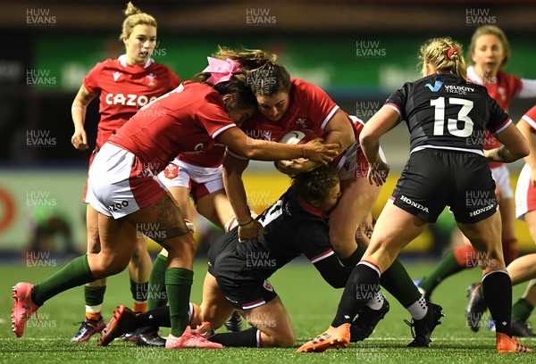 211121 - Wales Women v Canada Women - Autumn Internationals - Siwan Lillicrap of Wales is tackled by Justine Pelletier of Canada