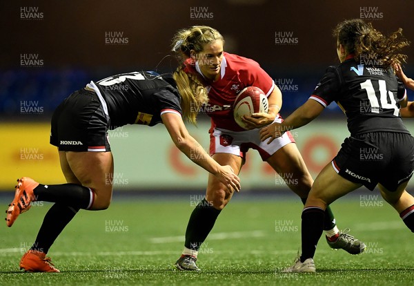 211121 - Wales Women v Canada Women - Autumn Internationals - Kerin Lake of Wales is tackled by Sara Kaljuvee of Canada