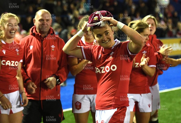 211121 - Wales Women v Canada Women - Autumn Internationals - Flo Williams of Wales after being presented with her first cap