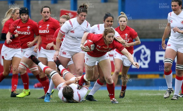 241118 - Wales Women v Canada Women - Friendly - Lisa Neumann of Wales makes ground