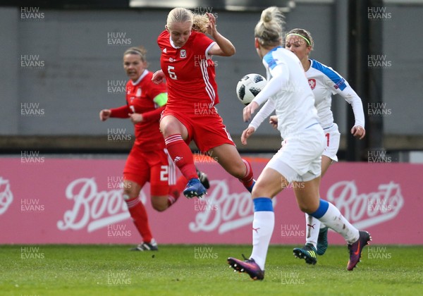 040419 - Wales v Czech Republic, Women's International Challenge Match - Elise Hughes of Wales plays the ball forward