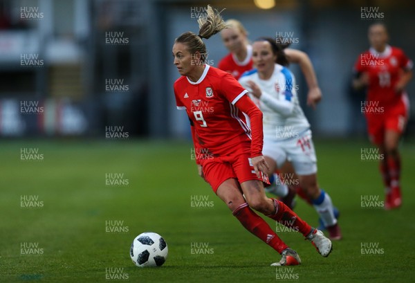 040419 - Wales v Czech Republic, Women's International Challenge Match - Kayleigh Green of Wales presses forward