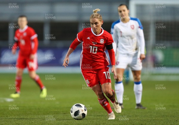 040419 - Wales v Czech Republic, Women's International Challenge Match - Jess Fishlock of Wales presses forward