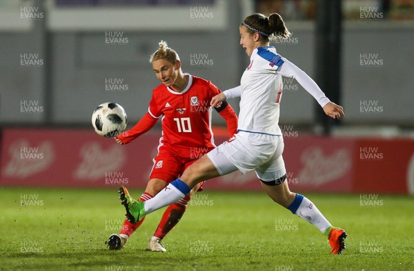040419 - Wales v Czech Republic, Women's International Challenge Match - Jess Fishlock of Wales fires a shot at goal