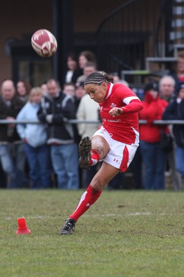 14.02.09 The Women's 6 Nations. Wales vs. England. Taffs Well RFC, Cardiff, Wales. 
 
Non Evans opens Wales's account with a penalty. 
 
