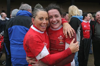 14.02.09 The Women's 6 Nations. Wales vs. England. Taffs Well RFC, Cardiff, Wales. 
 
Non Evans(L) & captain Mellissa Berry celebrate after Wales edge out England 16-15 at Taffs well RFC, Cardiff. 
 
