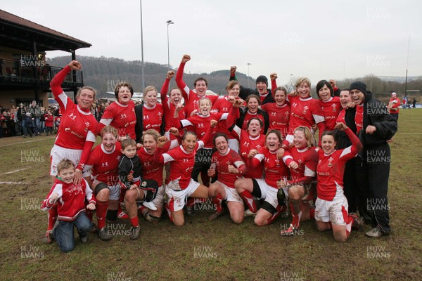 14.02.09 The Women's 6 Nations. Wales vs. England. Taffs Well RFC, Cardiff, Wales. 
 
A jubilant Wales squad celebrate as a Non Evans penalty with the last kick of the match wins a tight game for Wales. 
 
