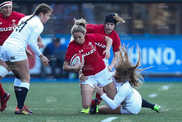 240219 - Wales v England, Women's Six Nations Championship 2019 - Elinor Snowsill of Wales takes on Zoe Harrison of England
