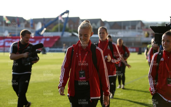 310818 - Wales Women v England Women - FIFA World Cup Qualifier - Sophie Ingle arrives at the ground