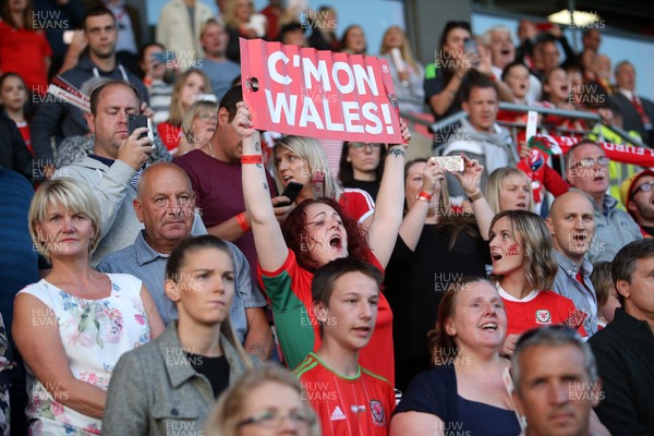 310818 - Wales Women v England Women - FIFA World Cup Qualifier - Wales Fans