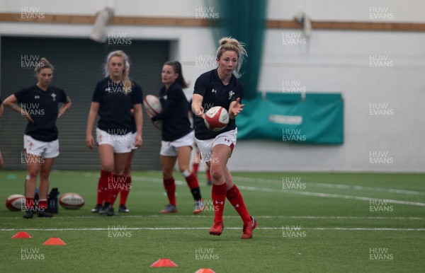 160318 - Wales Women v France Women - Natwest 6 Nations Championship - Elinor Snowsill of Wales warms up