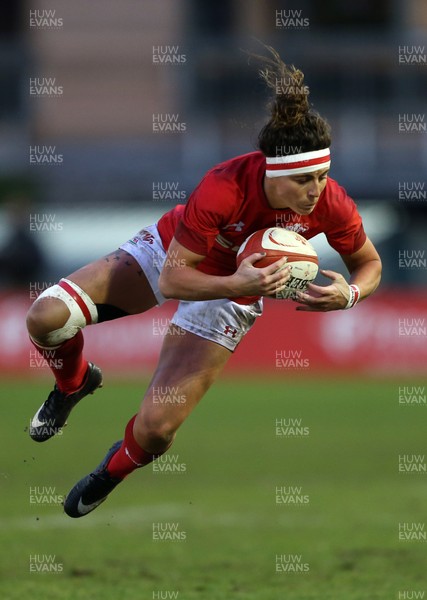 160318 - Wales Women v France Women - Natwest 6 Nations Championship - Jess Kavanagh-Williams of Wales
