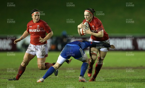 160318 - Wales Women v France Women - Natwest 6 Nations Championship - Mel Clay of Wales is tackled by Jade Le Pesq of France