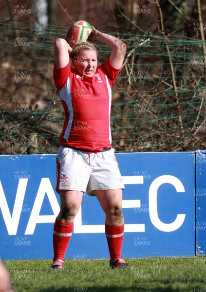 180312 Wales v France - Women's 6 Nations Championship -Wales' captain Rhian Bowden