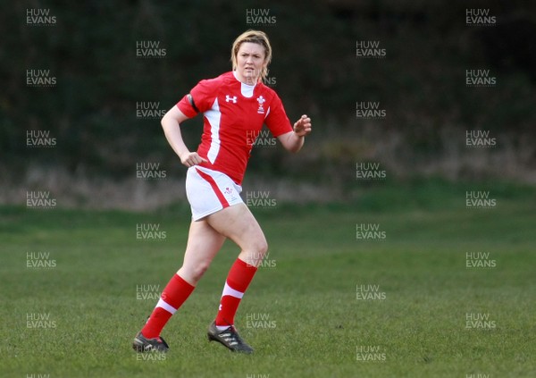 180312 Wales v France - Women's 6 Nations Championship -Wales' Aimee Young comes off the bench