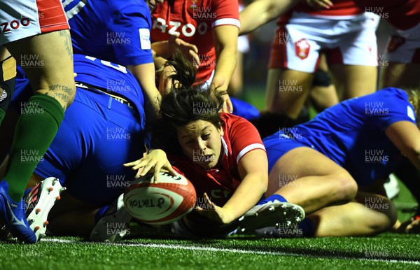 220422 - Wales Women v France Women - TikTok Women’s Six Nations - Sioned Harries of Wales scores try
