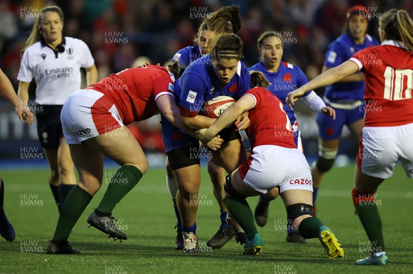 220422 - Wales Women v France Women - TikTok Womens Six Nations - Annaelle Deshayes of France Cerys Hale and Bethan Lewis of Wales
