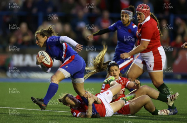 220422 - Wales Women v France Women - TikTok Womens Six Nations - Laure Sansus of France scores a try