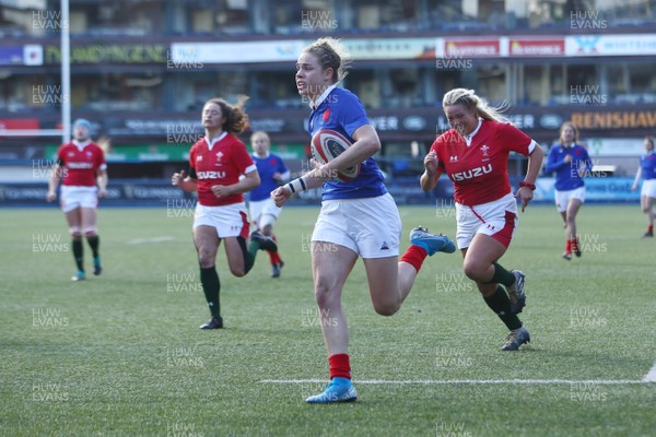 230220 - Wales Women v France Women - Women's 6Nations Championship -  Marine Menager of France races in to score a try 