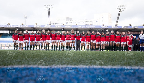 230220 - Wales Women v France Women, Womens Six Nations Championship 2020 - The Welsh team line up for the anthems at the start of the match