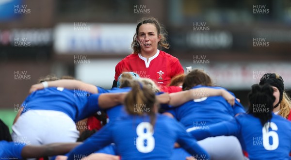 230220 - Wales Women v France Women, Womens Six Nations Championship 2020 - Siwan Lillicrap of Wales looks over the top of the scrum
