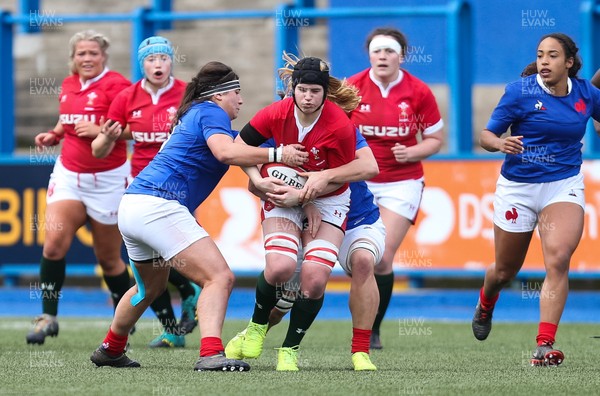 230220 - Wales Women v France Women, Womens Six Nations Championship 2020 - Bethan Lewis of Wales charges forward