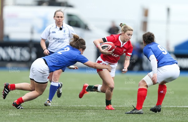230220 - Wales Women v France Women, Womens Six Nations Championship 2020 - Keira Bevan of Wales takes on Agathe Sochat of France and Laure Sansus of France