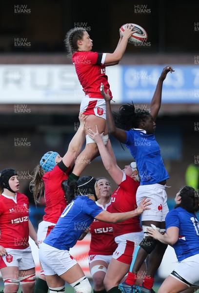 230220 - Wales Women v France Women, Womens Six Nations Championship 2020 - Alisha Butchers of Wales takes line out ball